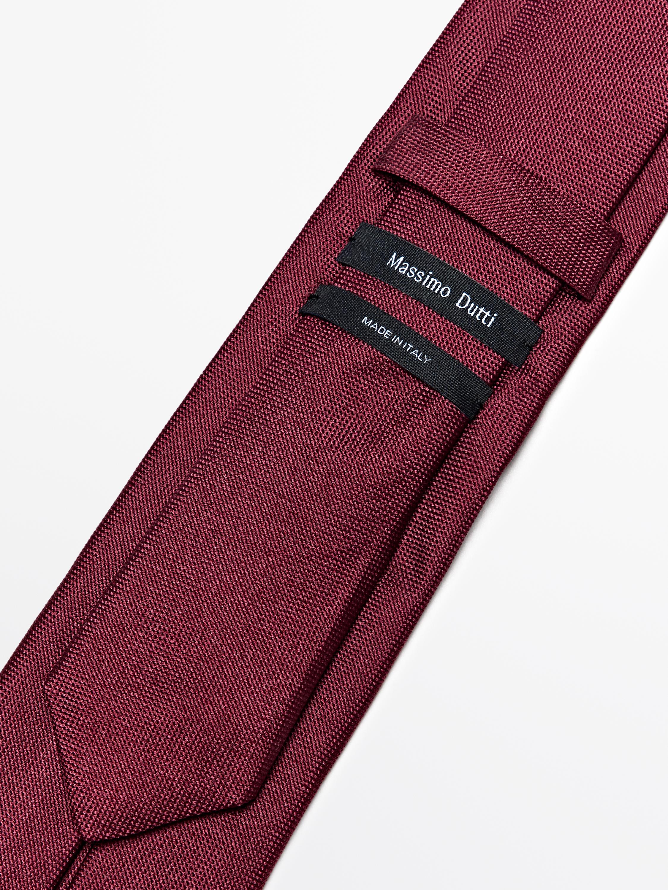 100% silk textured tie